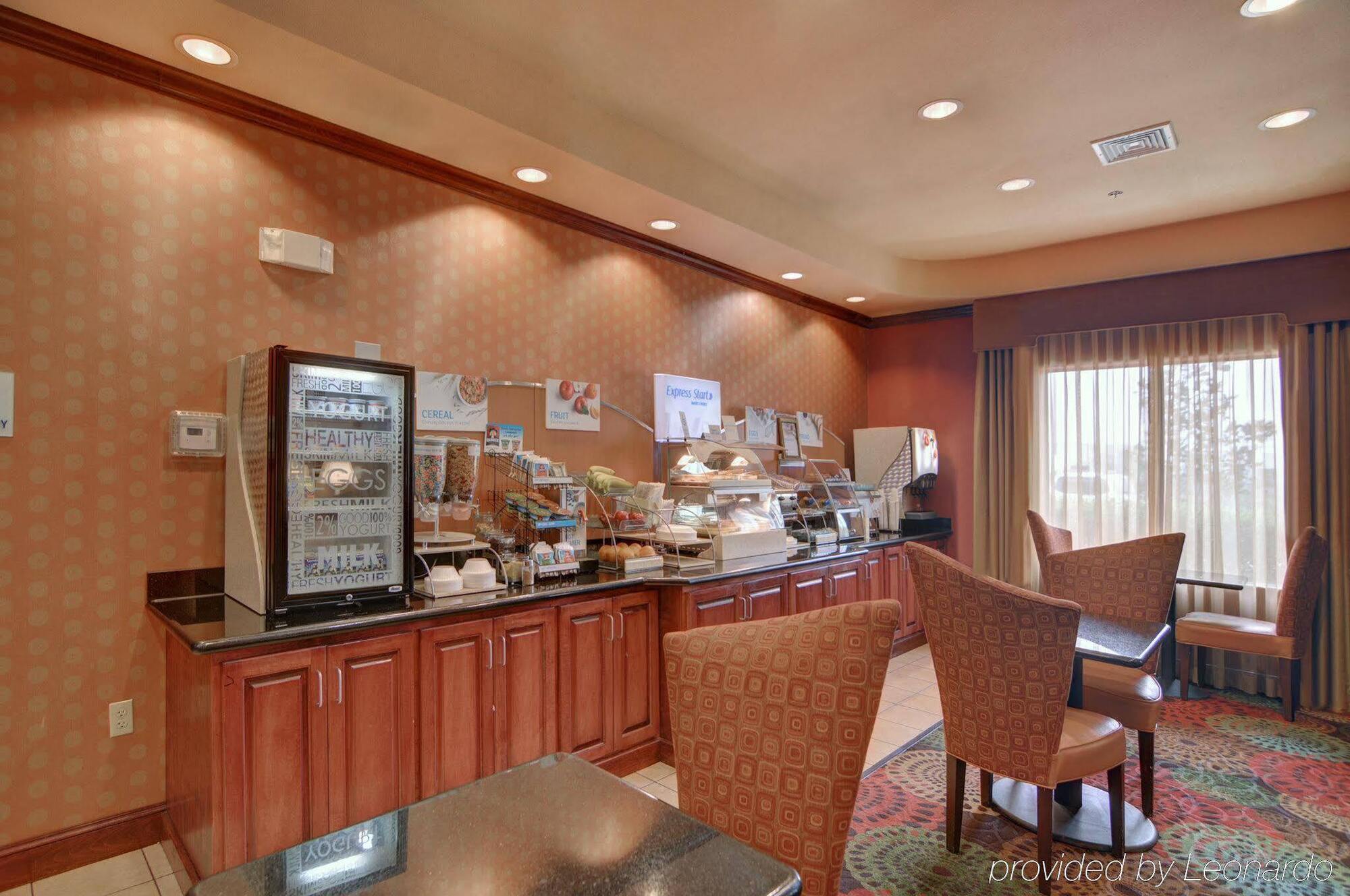 Express And By Ihg 2*